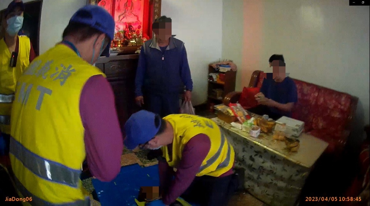 6旬婦在家看電視突失去心跳 桃消CPR搶命 S 383852552