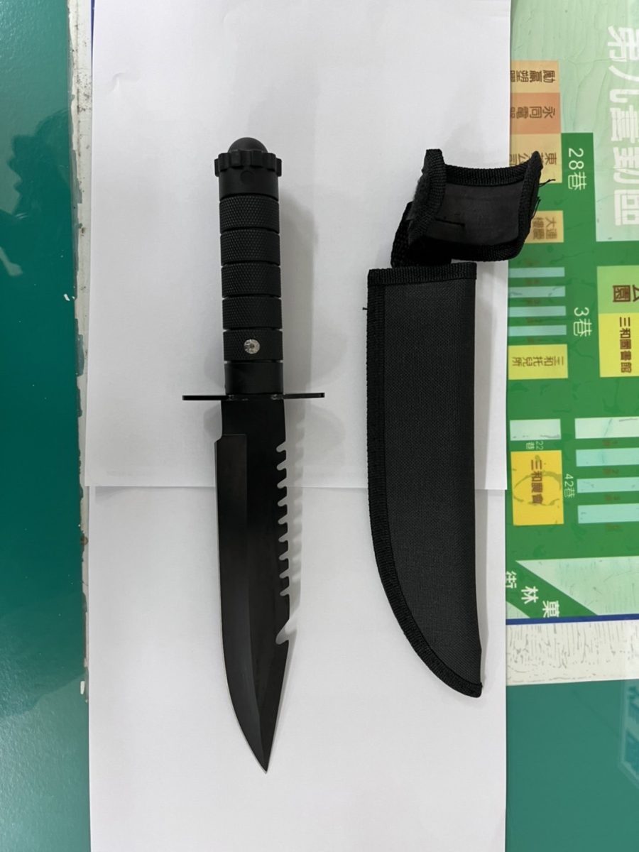 【有片】贓車拒檢逃逸衝撞自小客 警開2槍制伏 S 38486044 scaled
