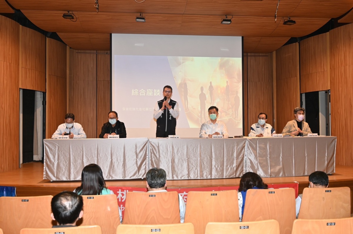 楊梅警社區治安會議登場 永平工商上演「川劇變臉」 S 70656020