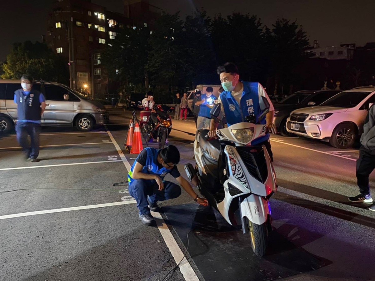 楊梅警攜手市府環保局 2天抓32台改裝噪音車 S 8683812