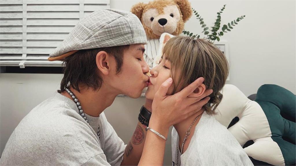 準備求婚?鼓鼓認愛大元狂發親嘴照 深夜再發聲