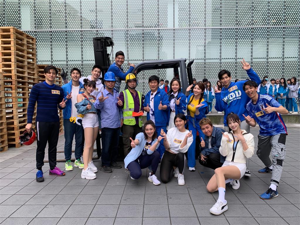 胡瓜大嗆年輕人「開直播、求抖內」!大讚「做工的人」令人佩服