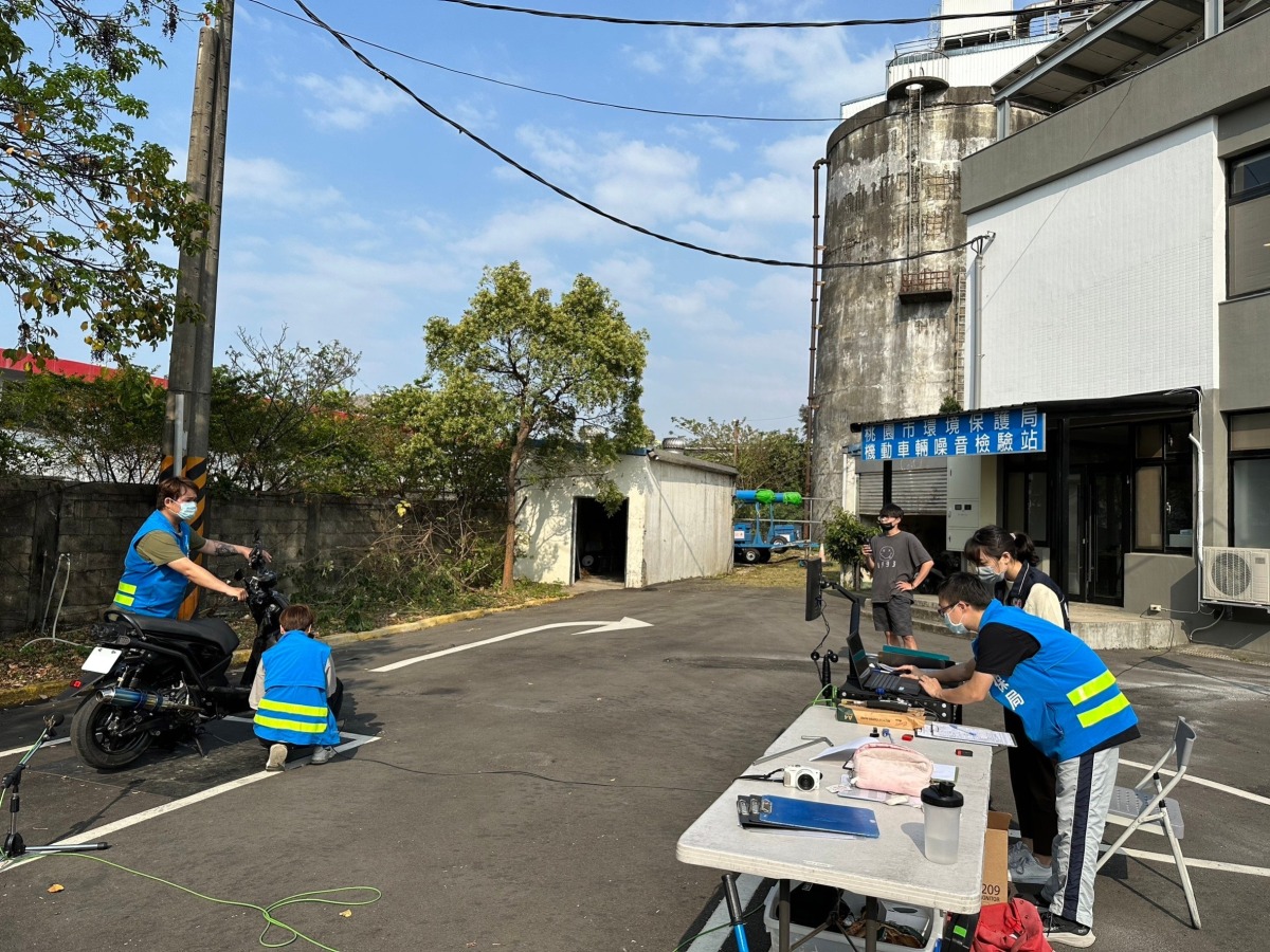 民眾檢舉噪音車輛，定檢站檢驗2 1