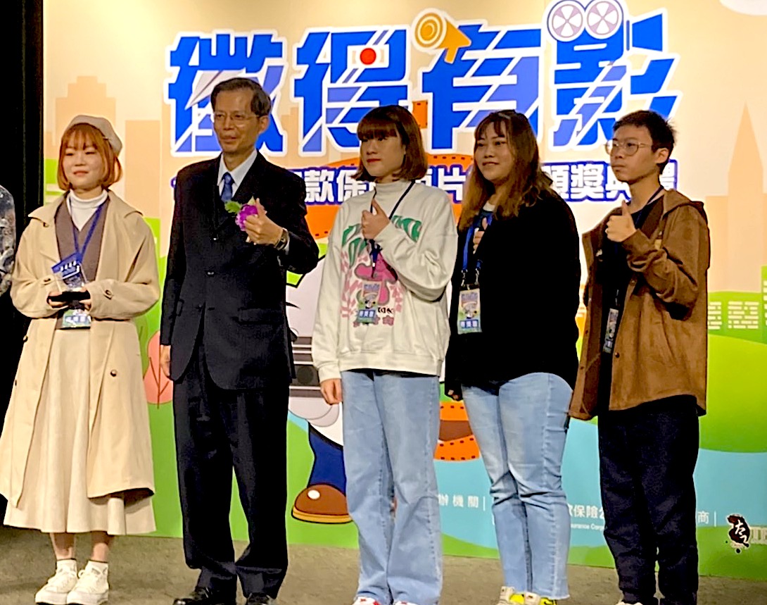 龍華科大文創系實力堅強 影音競賽頻傳捷報 龍華科大文創系學生 數位影音創作屢獲大獎展現專業實力 2