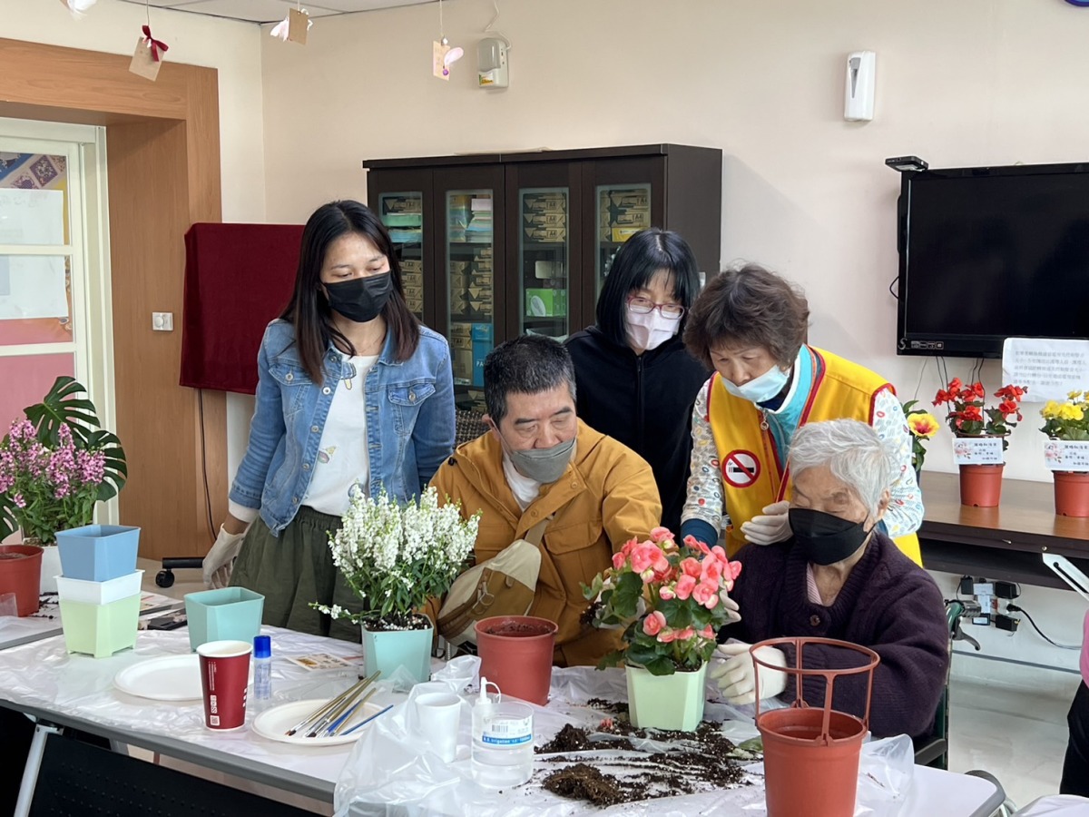 溫馨母親節!北榮桃園分院慈心病房花語寄情 03.20230510母親節活動