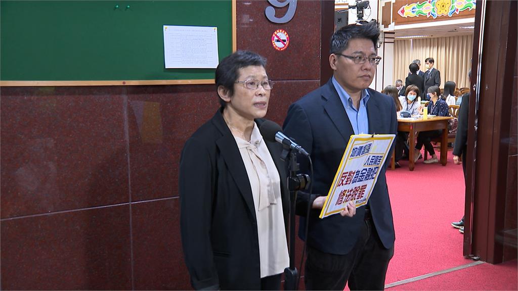 金管會捲「im.B」詐騙爭議 黃天牧:付費參展非背書