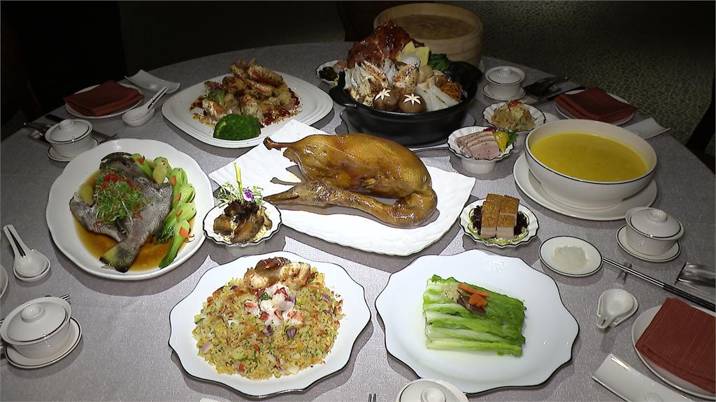 母親節訂位熱絡 飯店祭烤鴨大餐、下午茶搶商機