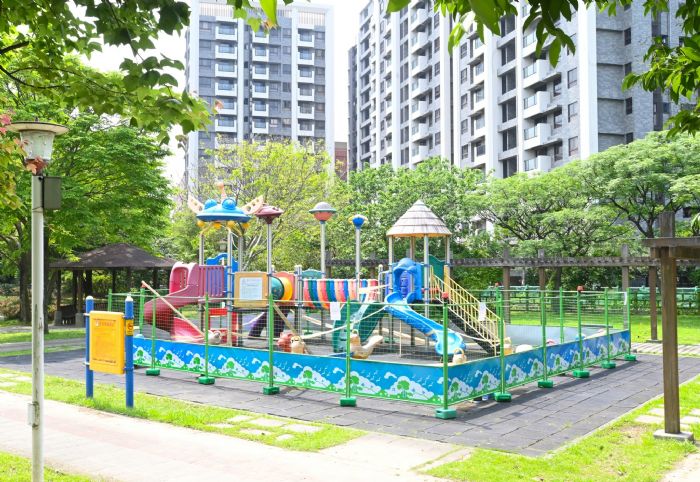 楊梅區年底前整修10座公園兒童遊具 打造安心玩樂環境 20230502164356494