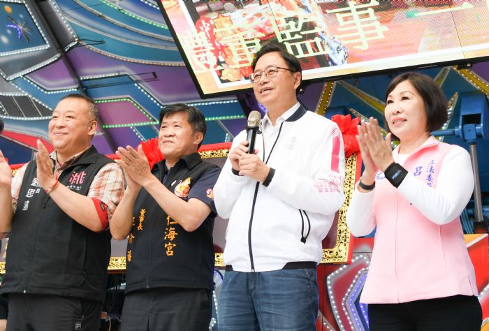 中壢仁海宮造福鄉里 張善政贈匾「護國佑民」 20230512162732383