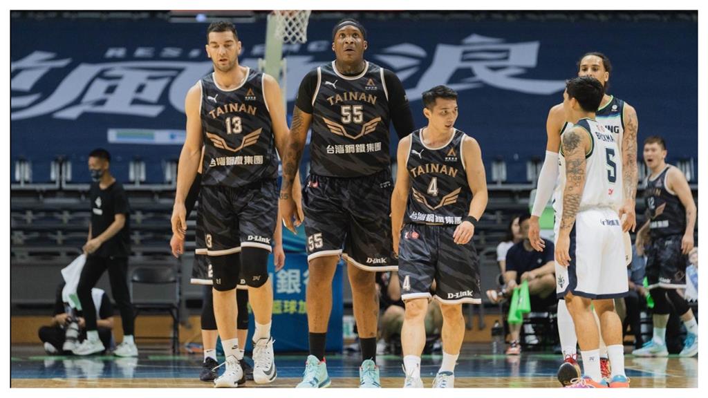 從墊底到挺進冠軍賽!臺南台鋼獵鷹創造傳奇