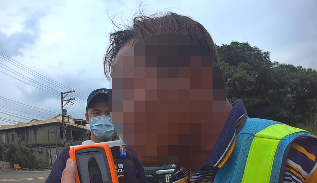 男開車上班沒繫安全帶 竟還3度酒駕 269703