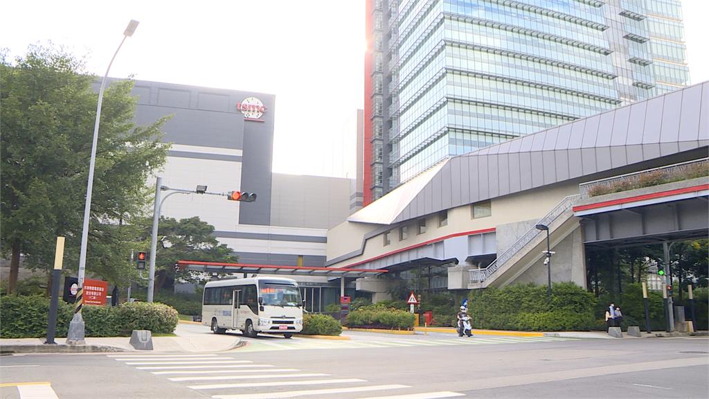 路邊撿到印「TSMC」手機 網友:應是承包商掉的