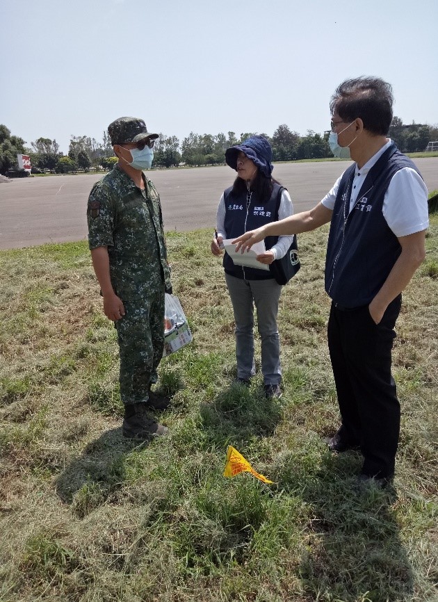 紅火蟻入侵龍岡大操場 桃園農業局攜手陸軍六軍團防治 42424