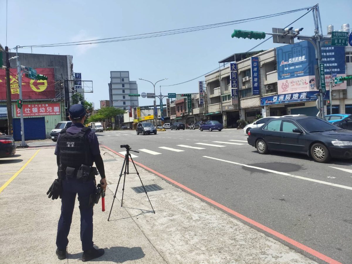不停讓行人大執法 平鎮警加強取締易肇事違規路口 559177 scaled