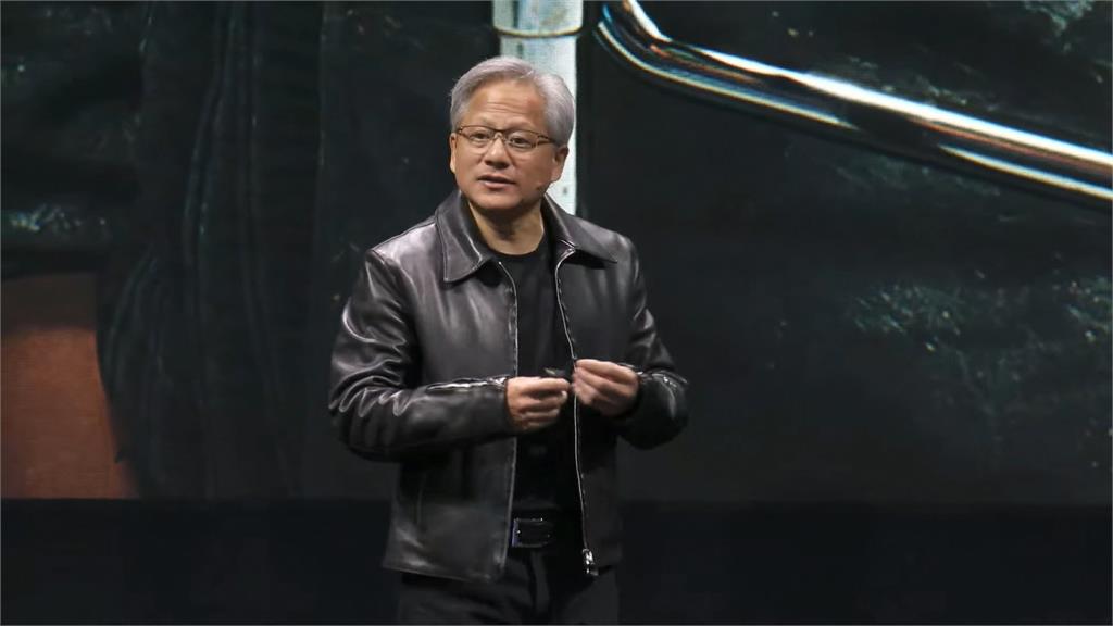 黃仁勳穿上招牌皮衣演講 AI現場作曲大合唱