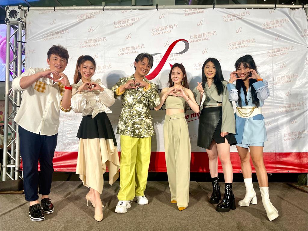 《明日之星》歌手大集合!聽到媽媽聲音全落淚