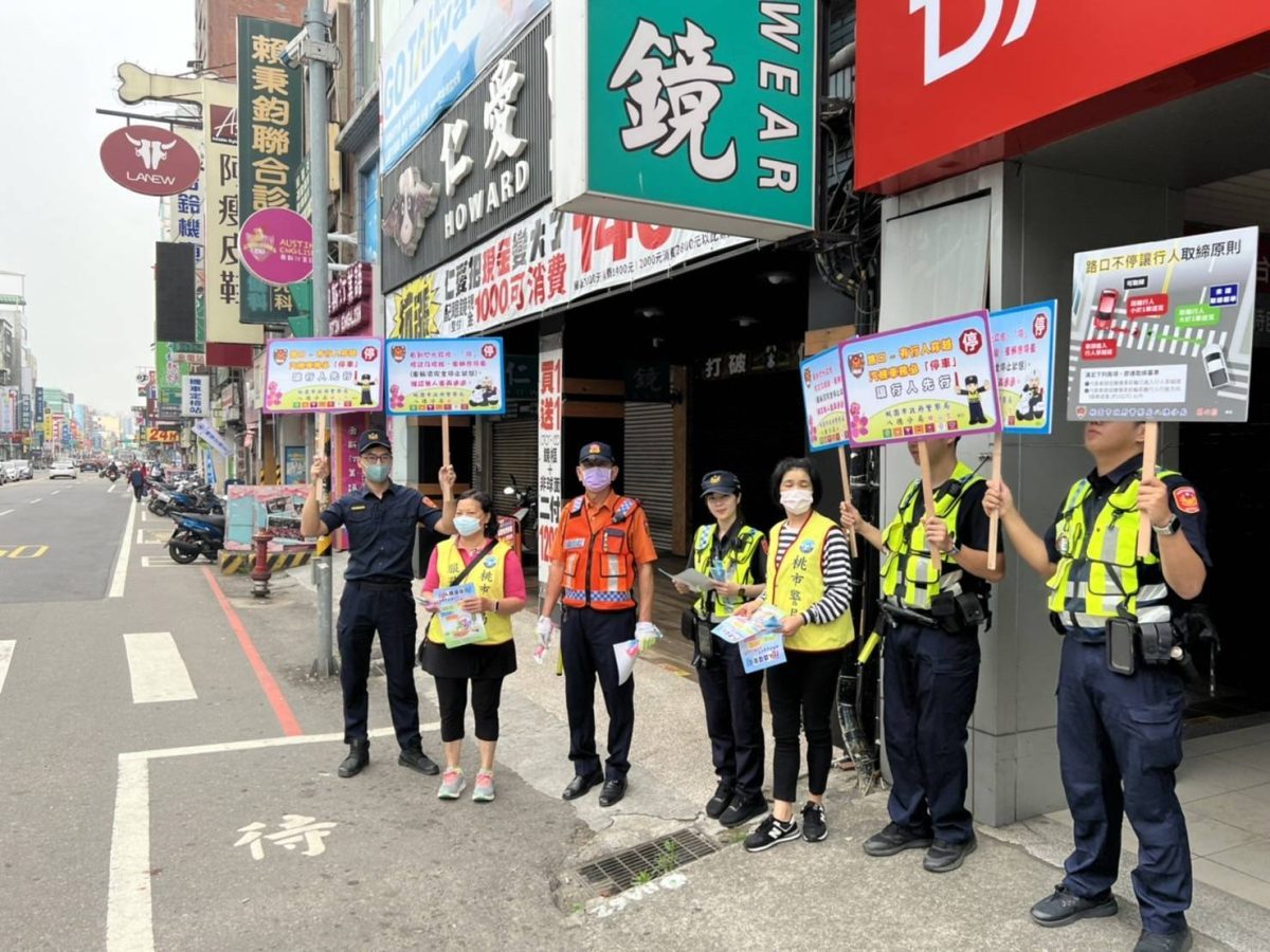 八德警擴大踩街宣導 執行交通大執法提升路權觀念 729774 scaled