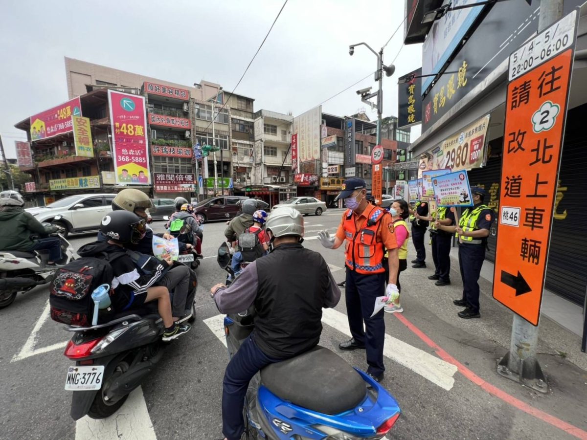 八德警擴大踩街宣導 執行交通大執法提升路權觀念 729888 scaled