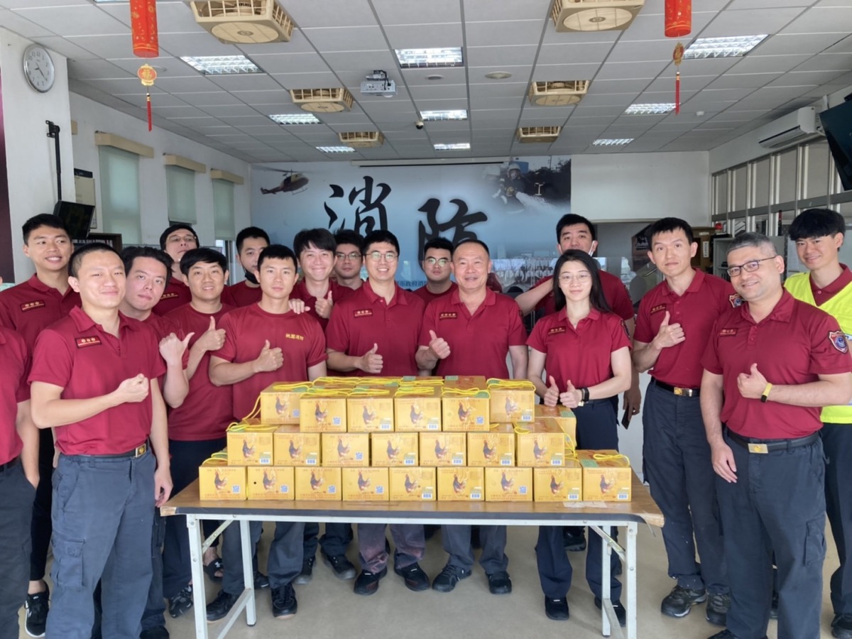 慶祝國際護師節 桃市義消慰勞第一線醫護人員 S 113057806