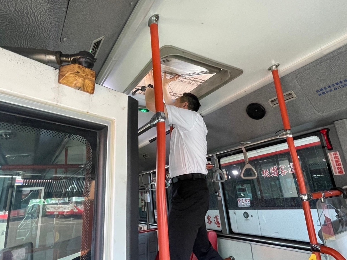 電動公車起火搶救不易 桃消攜手客運業者舉辦演習 S 15958060