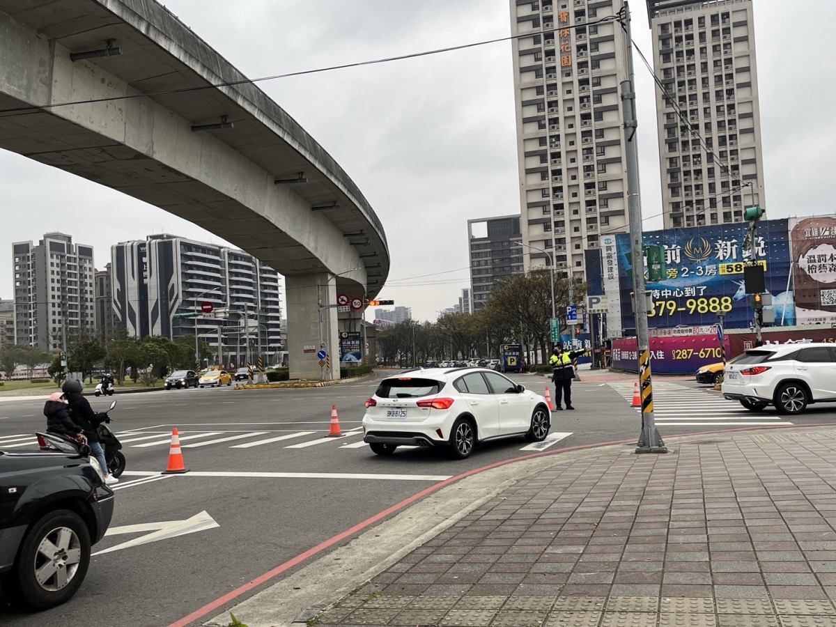 青埔假日湧車潮 桃警改善華泰名品城周邊交通 S 18735269