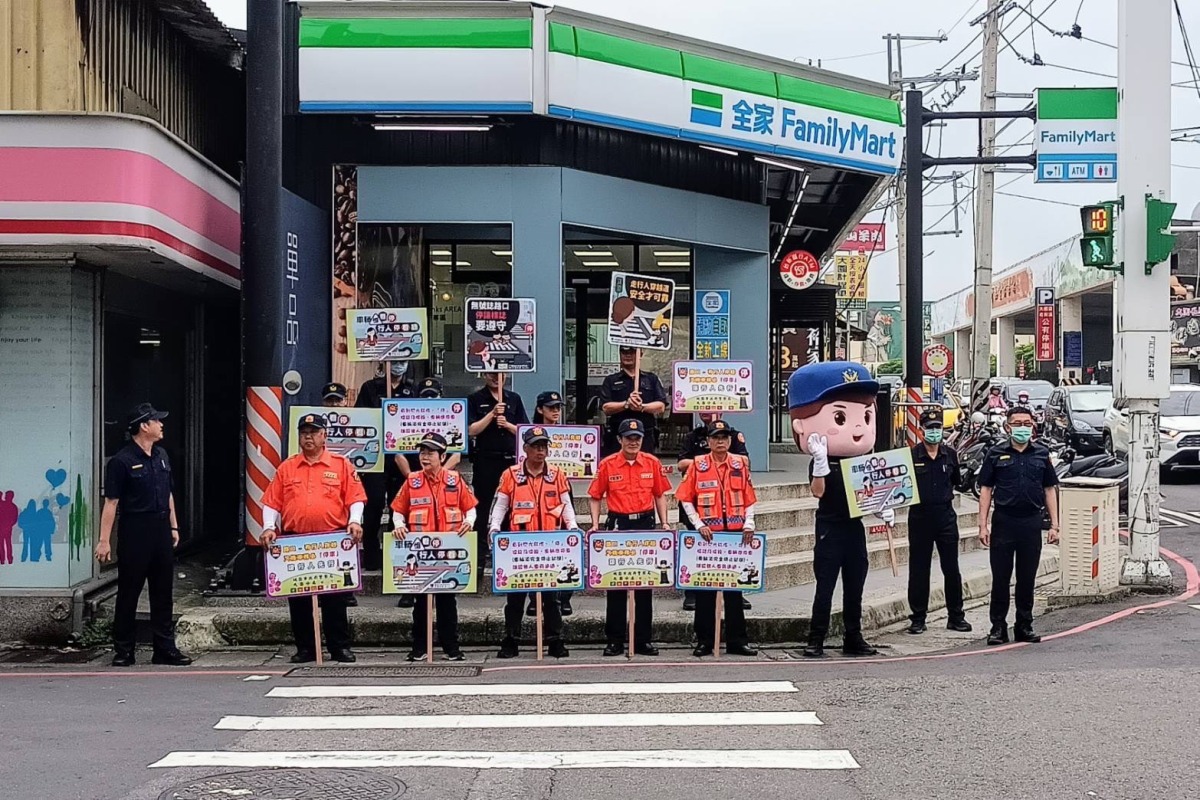 洗刷行人地獄惡名 桃警交通熱點加強宣導 S 18759736