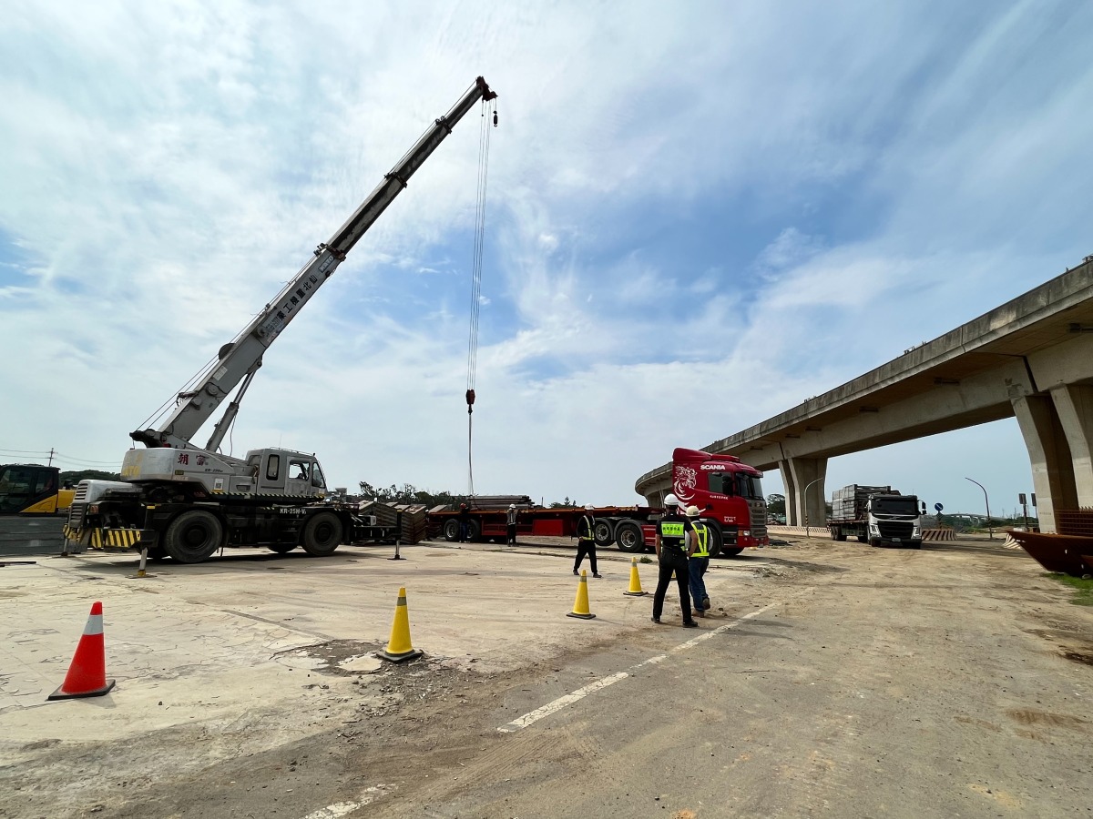 桃市府勞檢捷運周邊工地 1起重機有翻倒危機遭勒令停工 S 51298334
