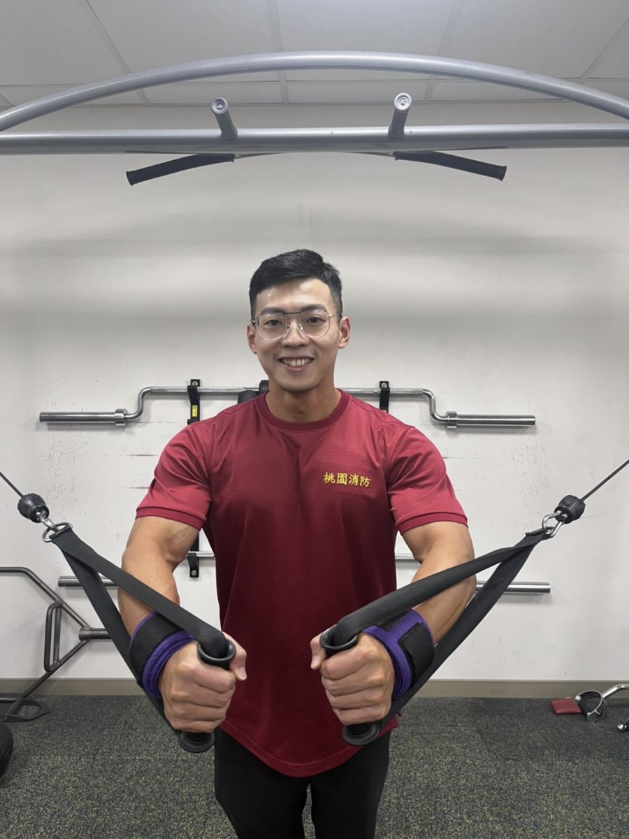桃市消防員陳睿均參加健美賽 勇奪男子健體冠軍 S 9715726 scaled