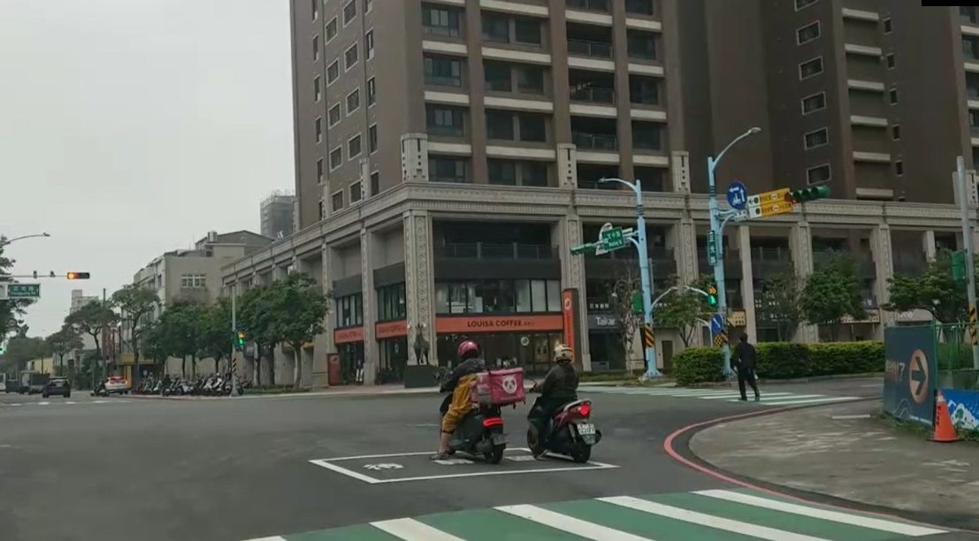 桃園10路口實施行人專用時相 市府交通局將增設100處庇護島 螢幕擷取畫面 801 e1684128045769