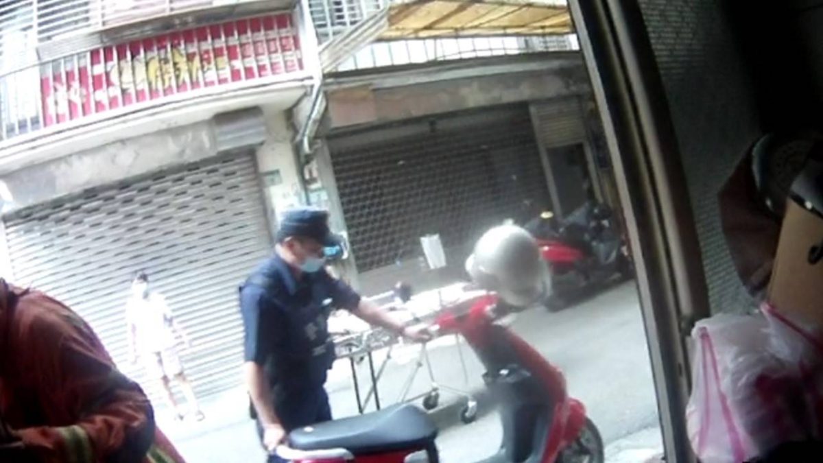 鄰居聽求救聲報案 警消爬梯進屋見他倒在浴室 1479519 scaled