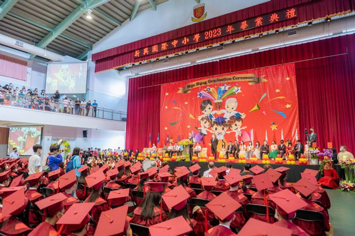 新興國際中小學畢業典禮登場 王明鉅引賈伯斯名言勉勵學子 20230608113344749
