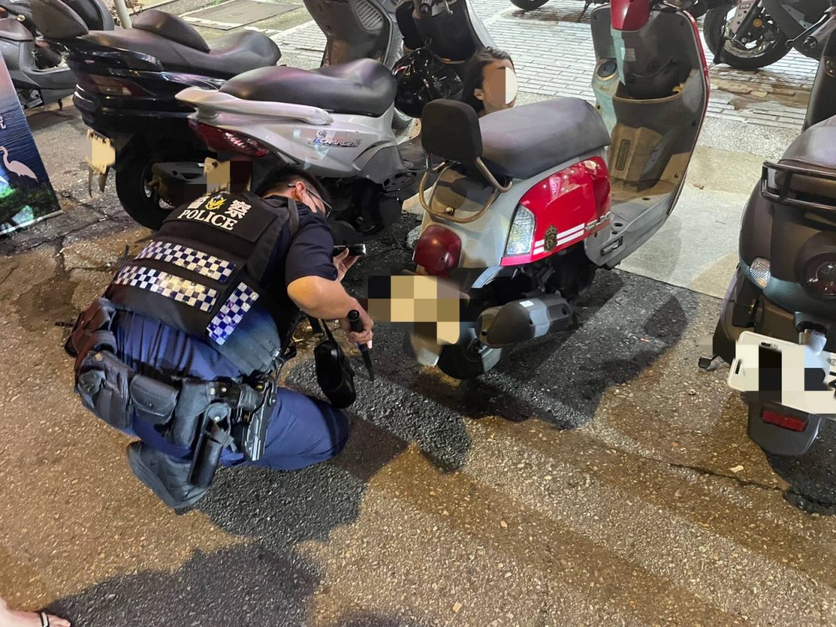 幼貓受困機車車廂 女童求助警助脫困 280442 scaled