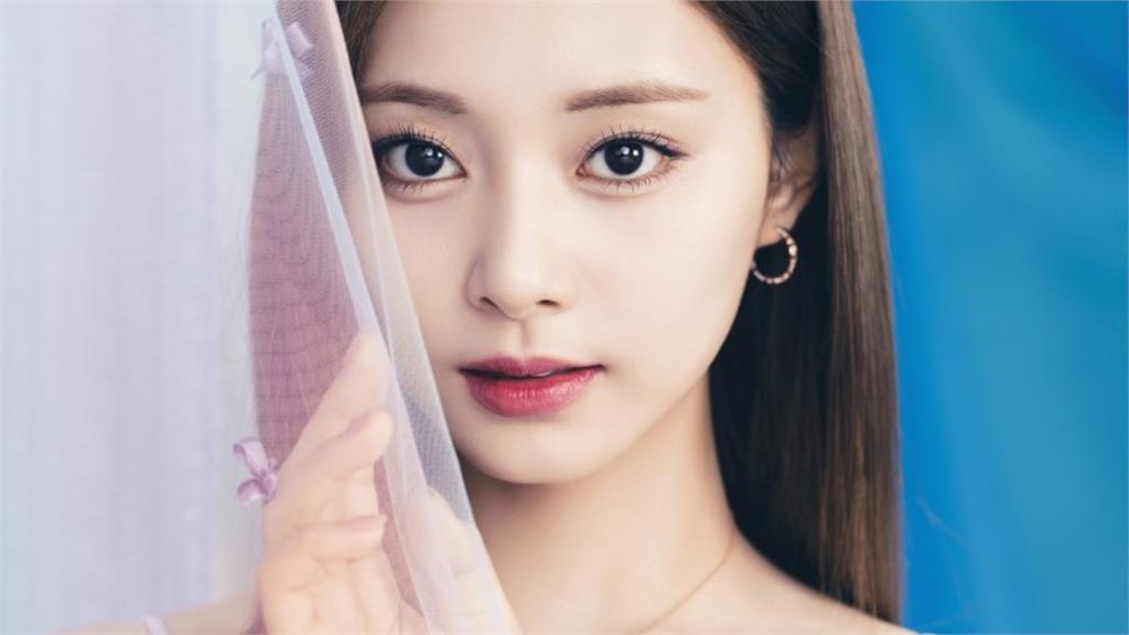 TWICE 宣傳單曲 子瑜黑蕾絲「C位領舞」