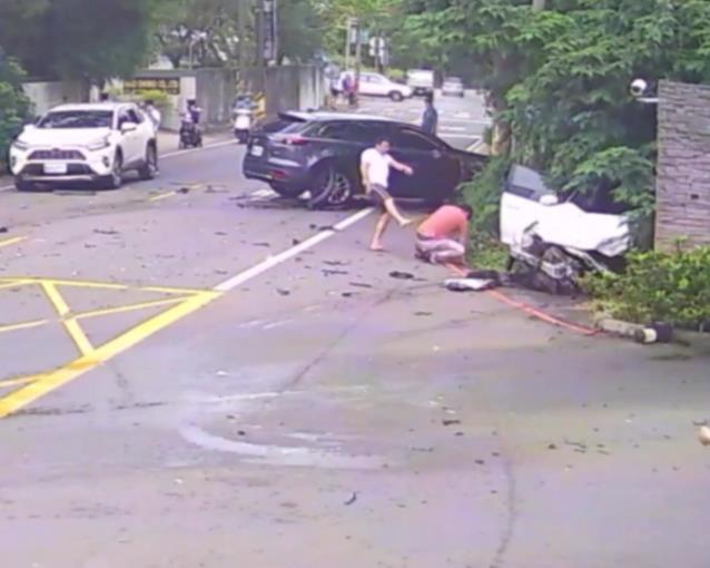 【有片】車禍肇逃還打人 涉案男自稱頭痛才離開 444444444