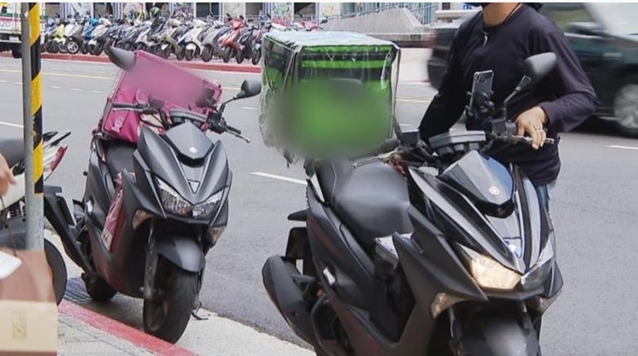 被80歲阿嬤外送員攔下!送餐找不到路惹心疼