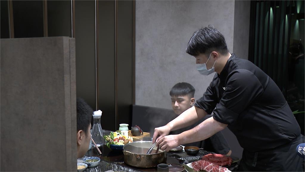 餐飲業缺工潮積極搶人 5月失業率探至23年新低