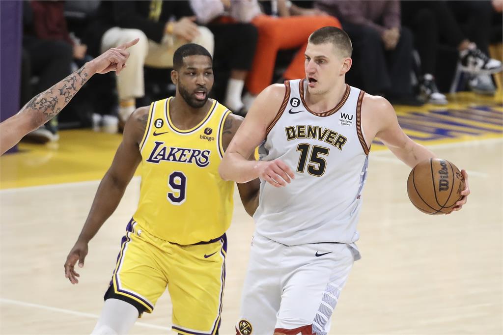 湖人中鋒曝如何防守小丑!主持人1句調侃笑翻