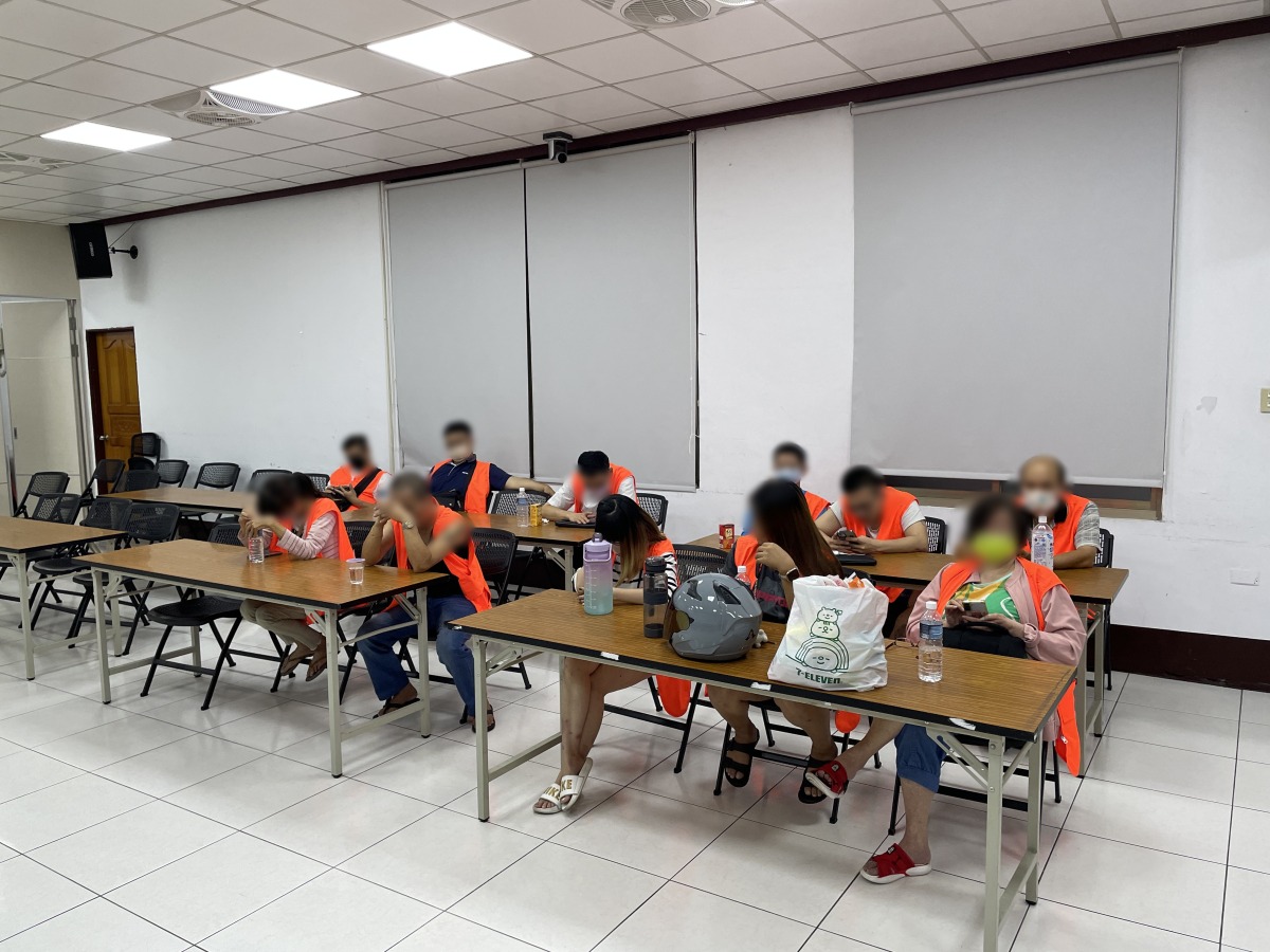 光天化日社區聚賭 警逮12人查扣10萬賭金 IMG 7142 副本