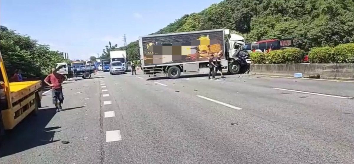 國3大溪段5車連環撞 1人受傷送醫 S 213180437 e1688102326925