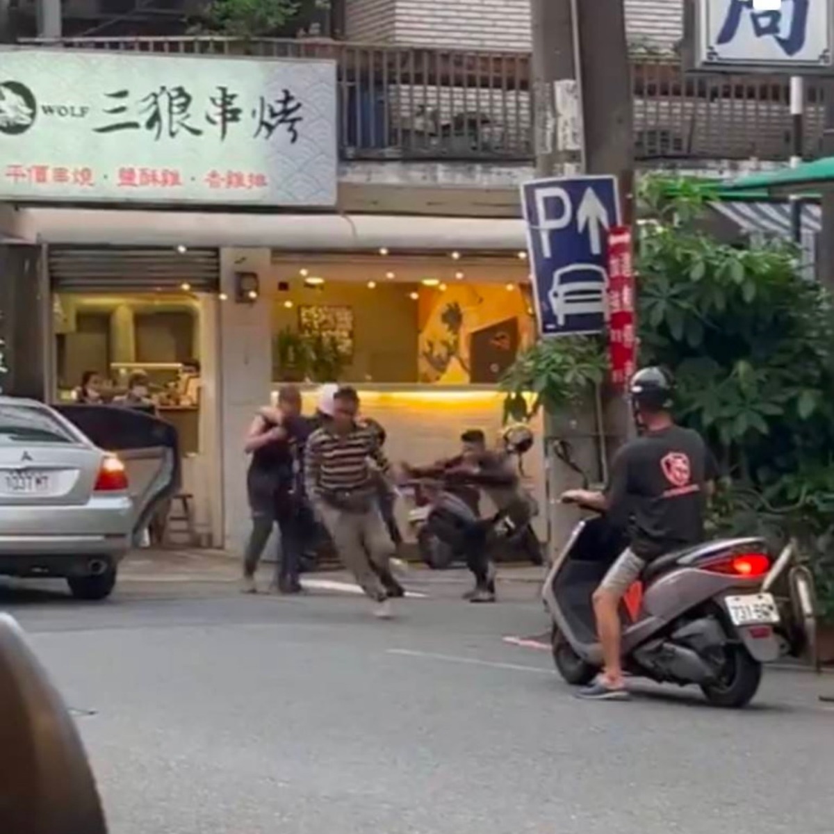 【有片】未禮讓行人引注意 八德警及時追捕逮7名失聯移工 S 3366943