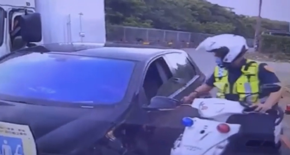 【有片】八德警匪追逐!女駕駛假身分遭識破拒檢衝撞 S 3416082