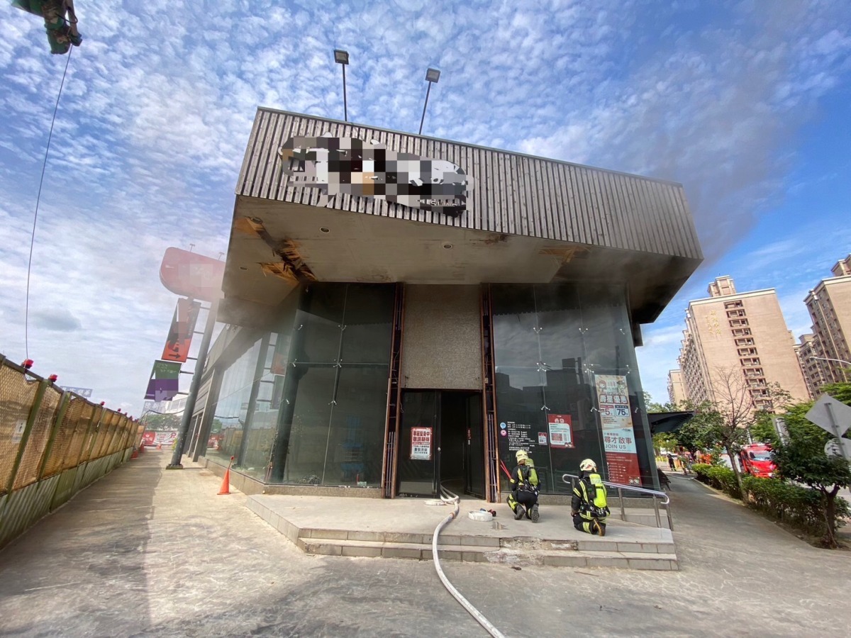 連鎖火鍋預告華麗變身 閉店整修竟傳火警 S 491537