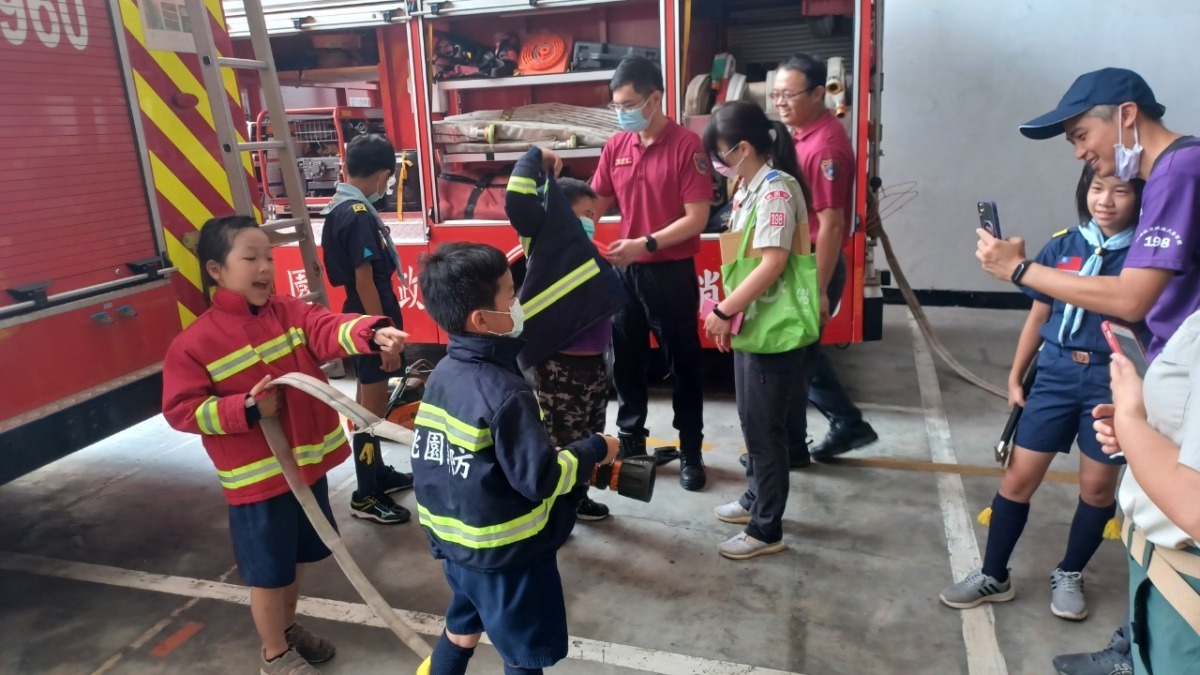 小童軍參訪大竹消防分隊　培養防災急救種子