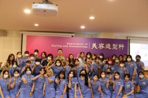與業界接軌 新生醫專美容科45名學子邁入職場實習