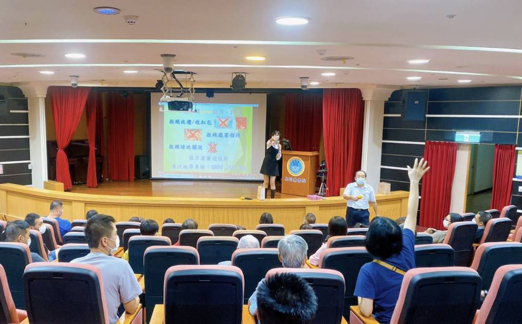 迎端午!桃療宣導反貪意識 學員DIY祈福香包 照片2 桃療表示貫徹廉能醫療文化 大家一起心手相廉 齊心反貪