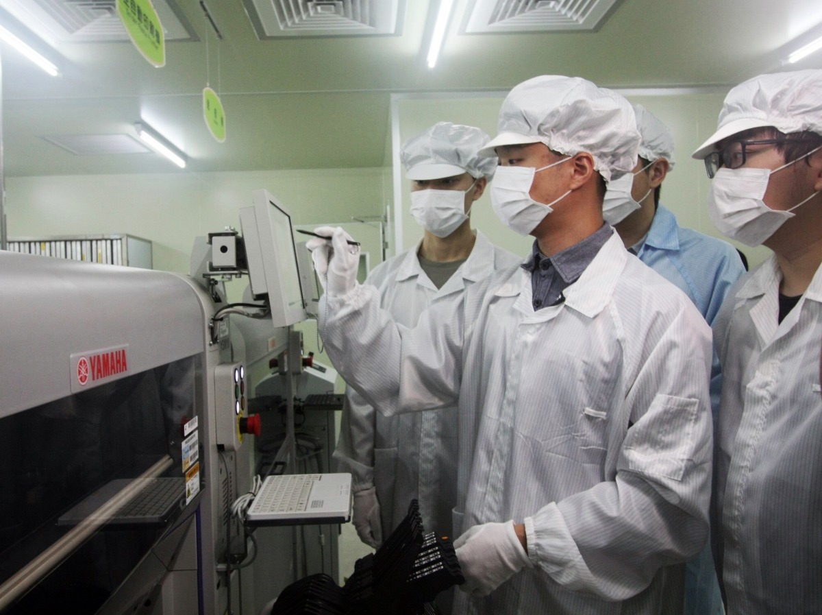 龍華科大畢業生獲企業肯定 月薪高於平均 龍華科大應屆畢業生 百萬年薪不是夢 1