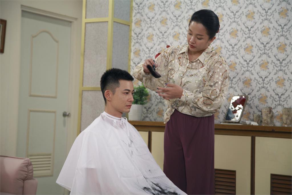 曾子益《市井豪門》改做自新 賴慧如操刀剃髮雙手抖不停