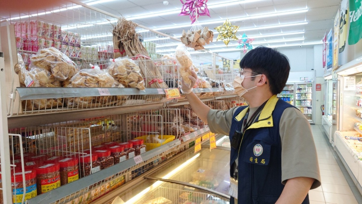 桃園衛生局抽驗飲料、冰品 民眾安心消暑 0410富市多 230410 27