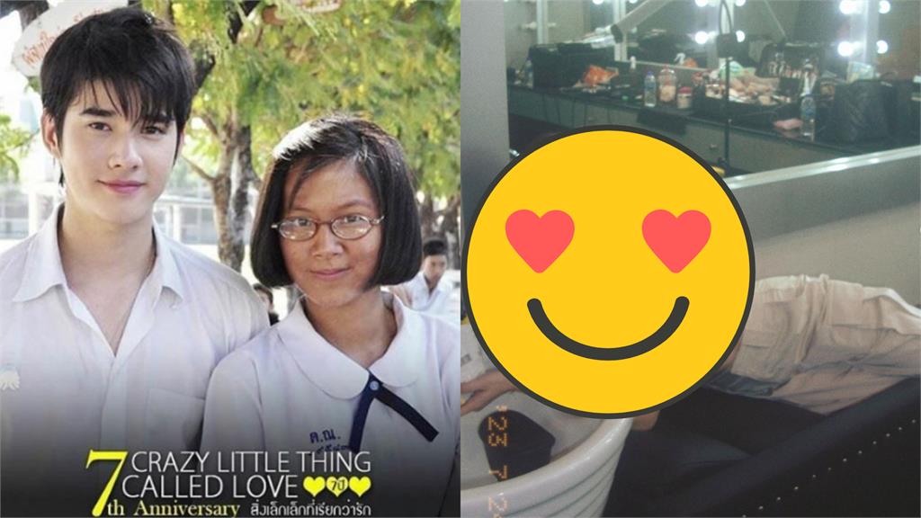 《初戀小事》小嵐全身魔改差很大!迷你衣炸白皙巨獸