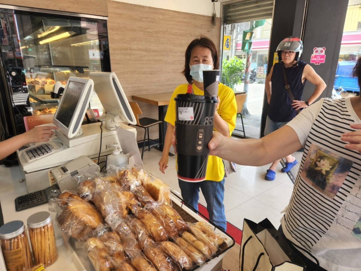 桃園今起禁用一次性塑膠杯 市府環保局稽查94家手搖飲業者 103722 scaled